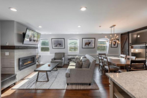 Stunning Top Floor 2 Bedroom Park City Base Steps to Everything